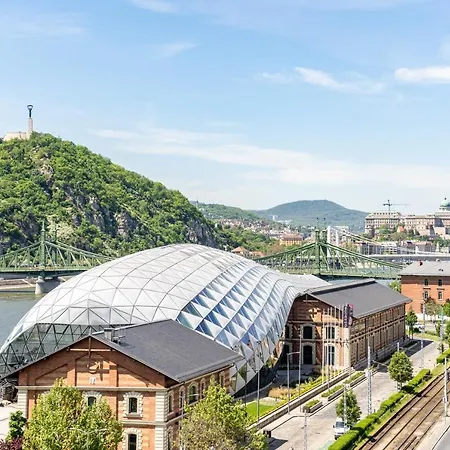 Orangehomes 130 M2 With Fantastic View To River Danube דירה